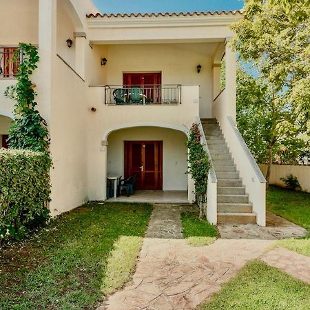 Graziosi Appartamenti A Budoni Con Aria Condizionata A Soli 300 Mt Dal Mare Exterior photo
